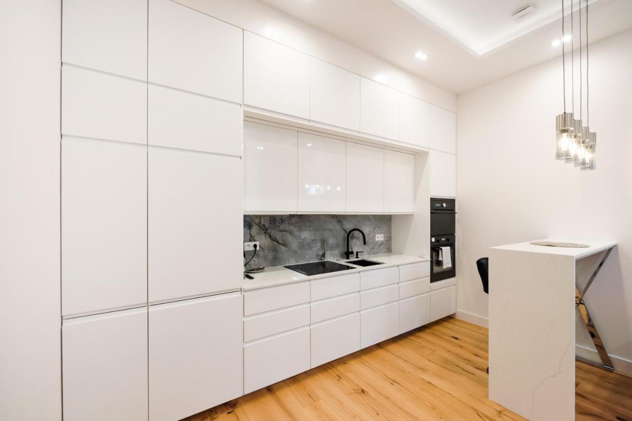 Zlota Sophisticated Apartment Varsóvia Exterior foto