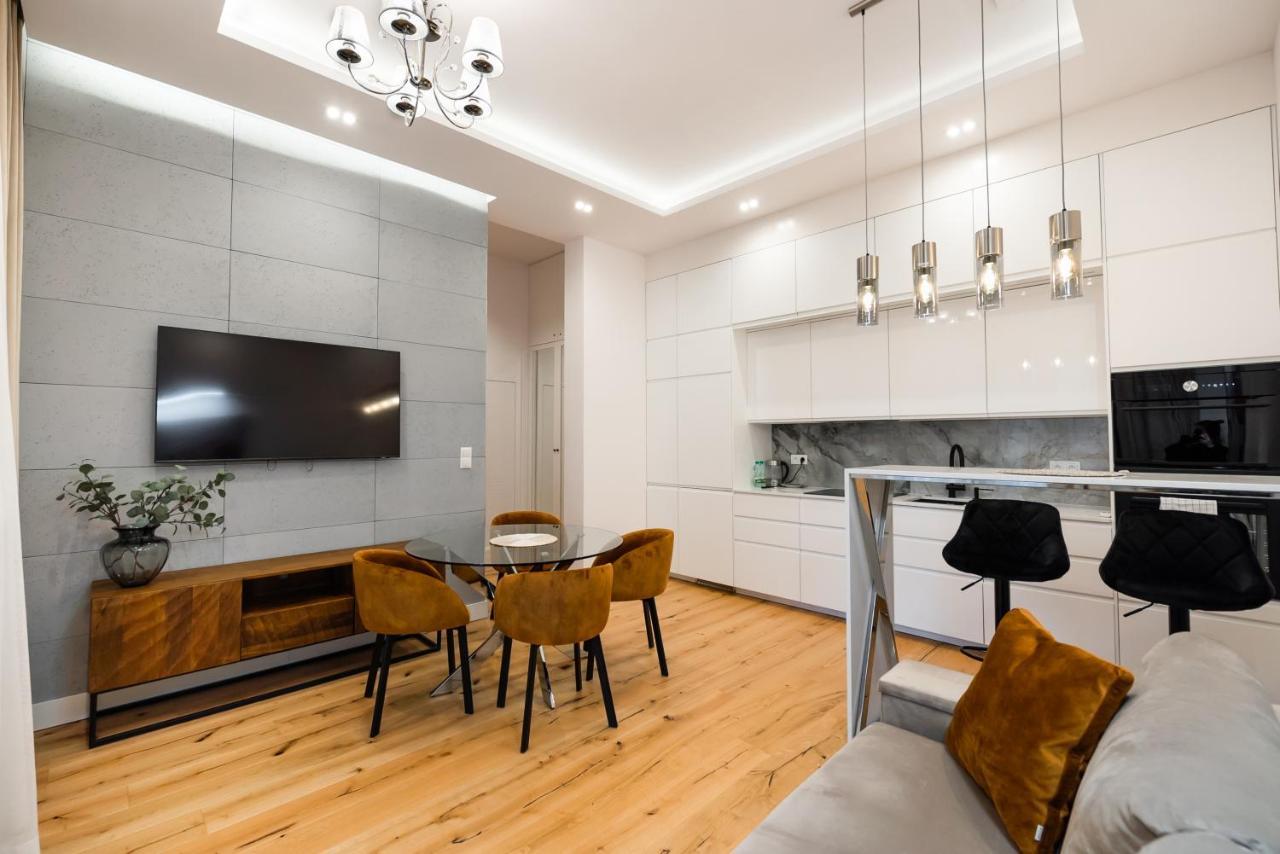 Zlota Sophisticated Apartment Varsóvia Exterior foto